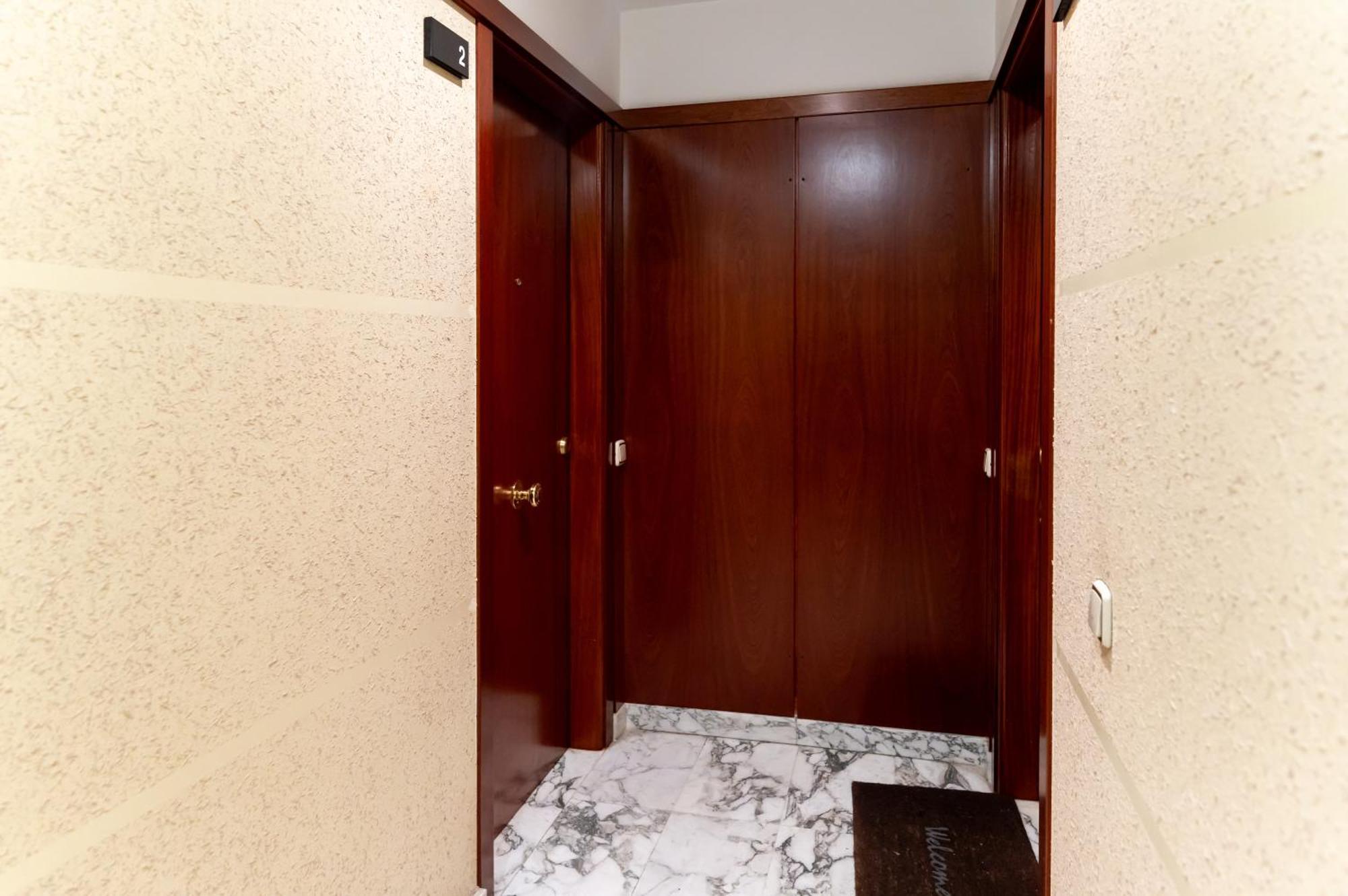 Ferienwohnung Comfy Downtown + Private Terrace Barcelona Exterior foto