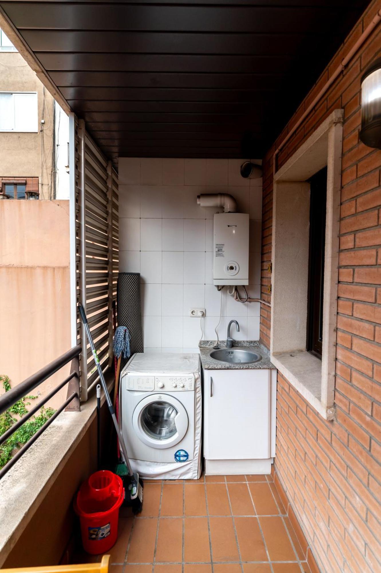Ferienwohnung Comfy Downtown + Private Terrace Barcelona Exterior foto