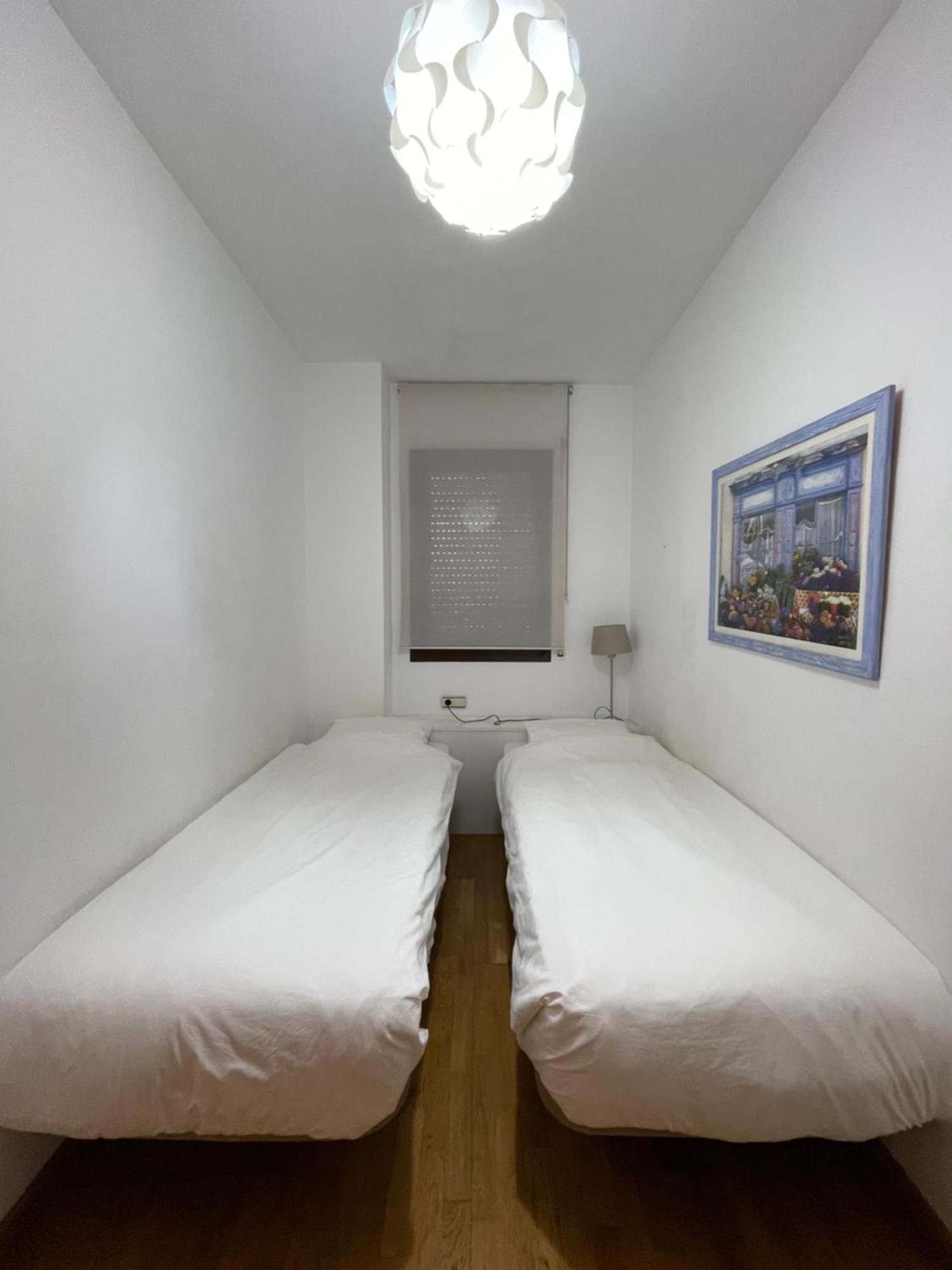 Ferienwohnung Comfy Downtown + Private Terrace Barcelona Exterior foto